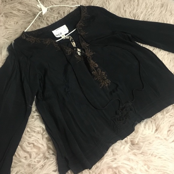 New Cleobella Gurita Bell Sleeve Top - Picture 4 of 7